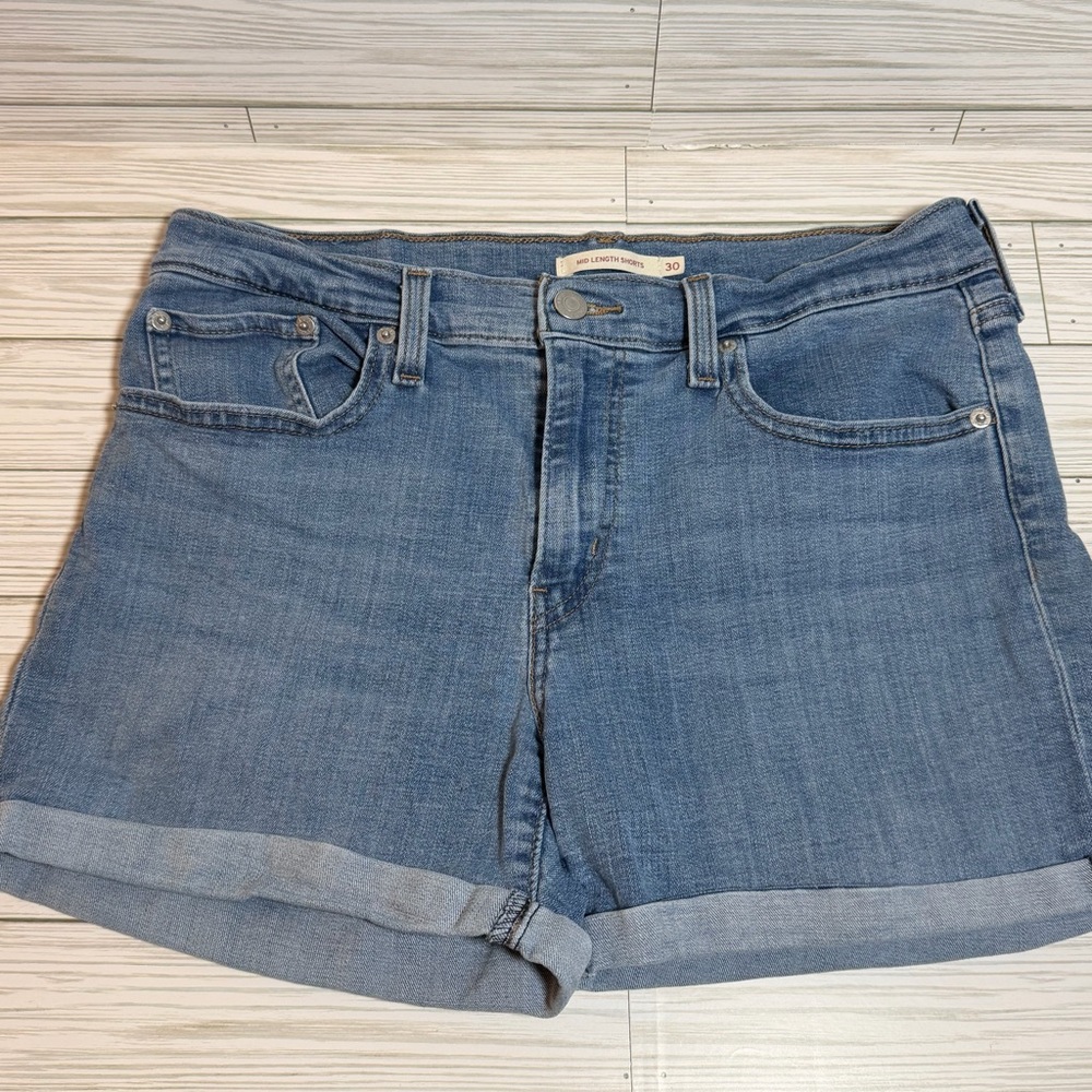 Levi’s Mid Length Shorts Womens 30 Blue Denim Cuffed Casual Jean Shorts